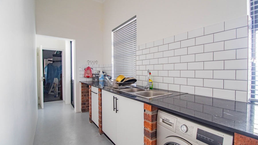 3 Bedroom Property for Sale in Britannia Beach Estate Western Cape